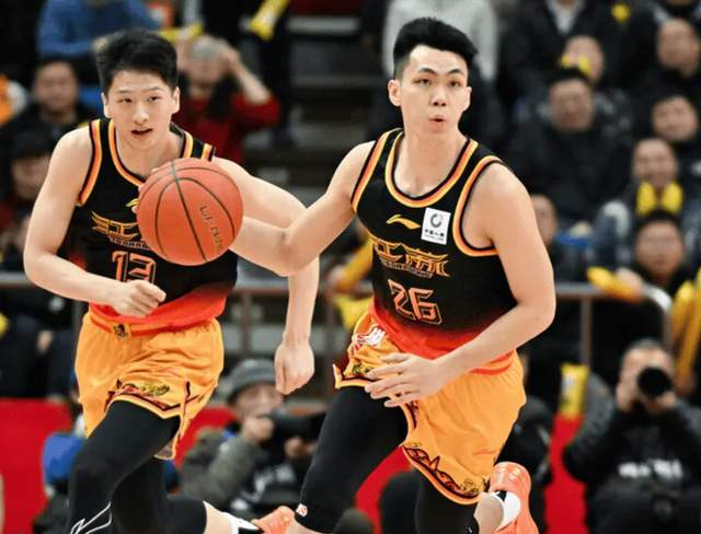 庞峥麟末节三分暴走难救四川 26连败创队史纪录