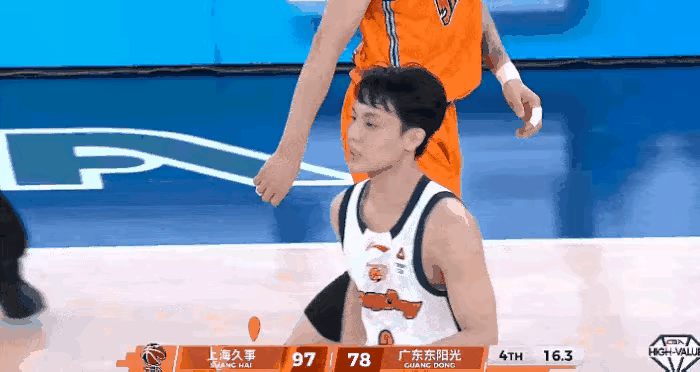 徐杰怒斥上海球迷挑衅 历史恩怨再起波澜