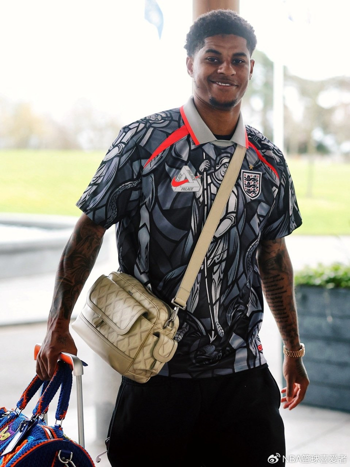 曼联夏季转会大扫除：中场重建计划启动