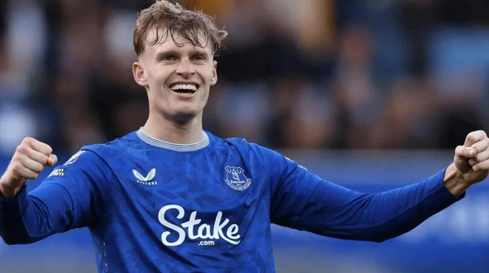 曼联与布兰斯怀特转会进展：球员兴趣未减，未