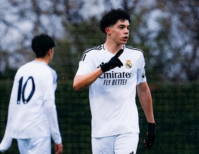 皇马U19小将恩佐-阿尔维斯帽子戏法助球队9-1大胜